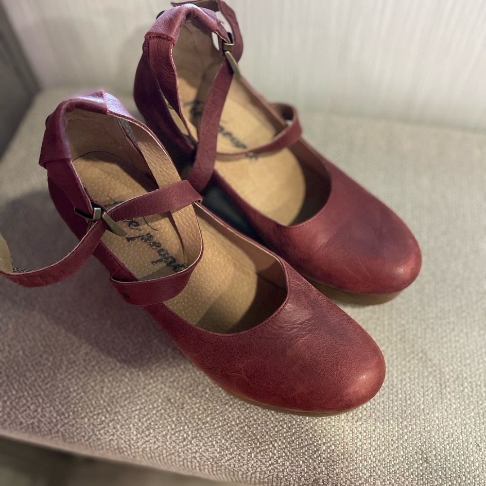 Free people clogs